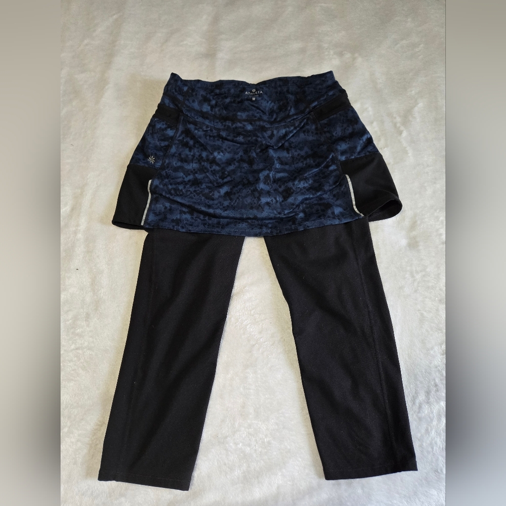 Athleta Navy and Black Patterned Skirted Capris Womens M